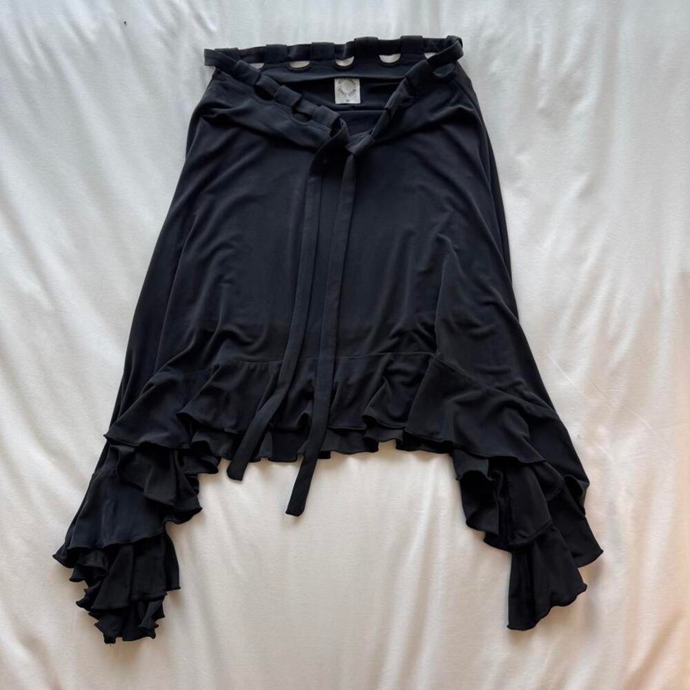 With jean carrie skirt in black
